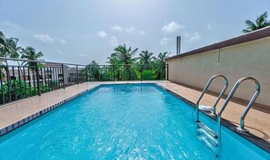 Pool - Fabhotel De Joe Philips Heights (Arpora)