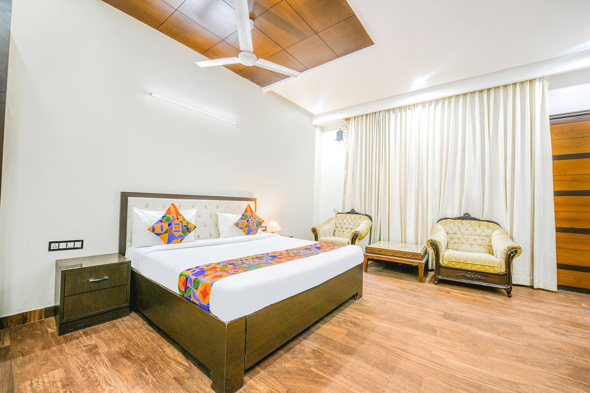 1 bedroom, Egyptian cotton sheets, premium bedding, in-room safe
