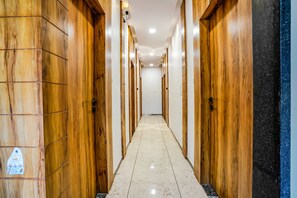 Lobby - Fabhotel Prime Dumas (Surat)