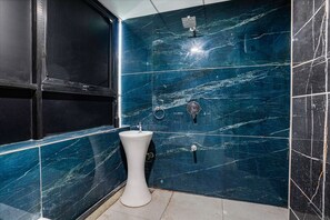 Buồng tắm vòi sen, vòi sen phun mưa, đồ dùng nhà tắm miễn phí 