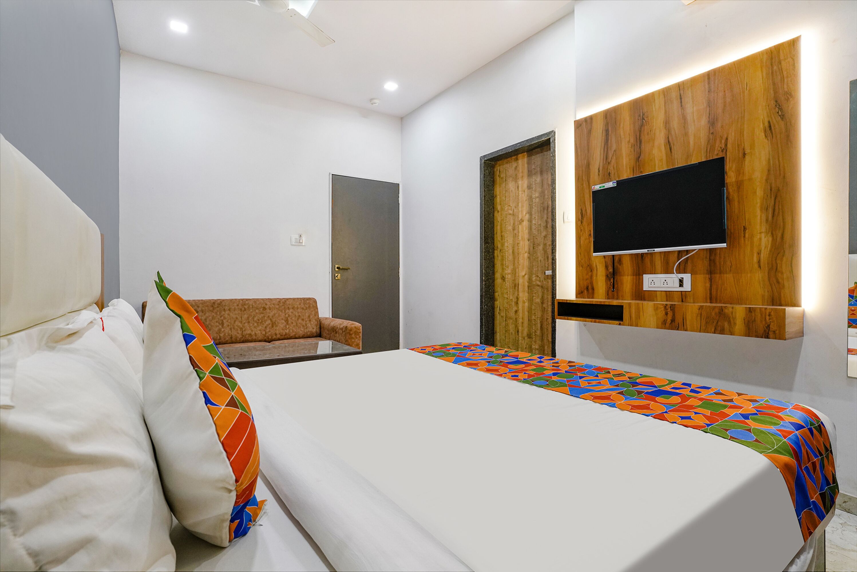 Egyptian cotton sheets, premium bedding, in-room safe, soundproofing