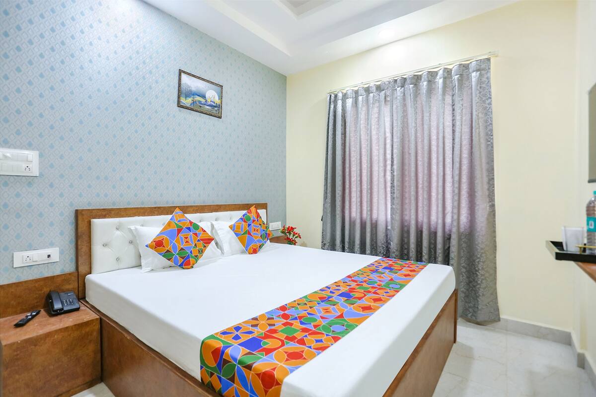Family Room | Egyptian cotton sheets, premium bedding, in-room safe, free WiFi