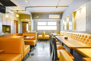 Restaurant - FabHotel Kuber (Navi Mumbai)