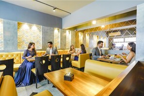 Restaurant - FabHotel Kuber (Navi Mumbai)