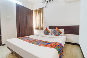 Rom – deluxe | Sengetøy i egyptisk bomull, sengetøy av topp kvalitet og safe på rommet