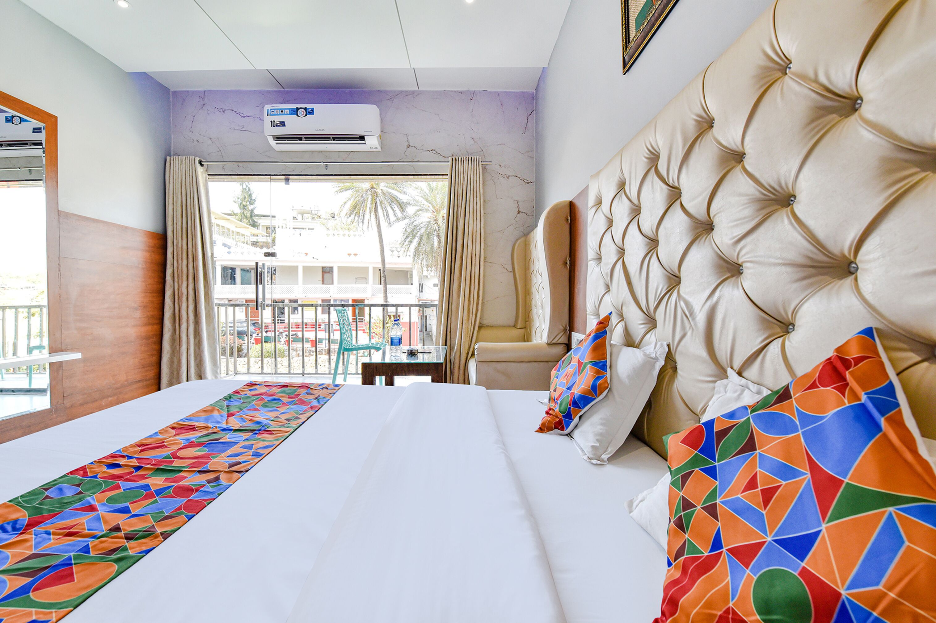 Egyptian cotton sheets, premium bedding, in-room safe, free WiFi