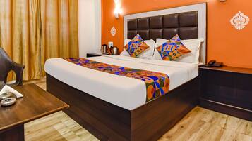 Egyptian cotton sheets, premium bedding, in-room safe, free WiFi