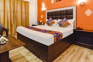 Egyptian cotton sheets, premium bedding, in-room safe, free WiFi