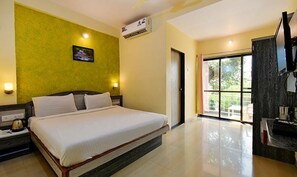 Egyptian cotton sheets, premium bedding, in-room safe, free WiFi - Jk (Mahabaleshwar)