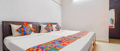 Egyptian cotton sheets, premium bedding, in-room safe, soundproofing