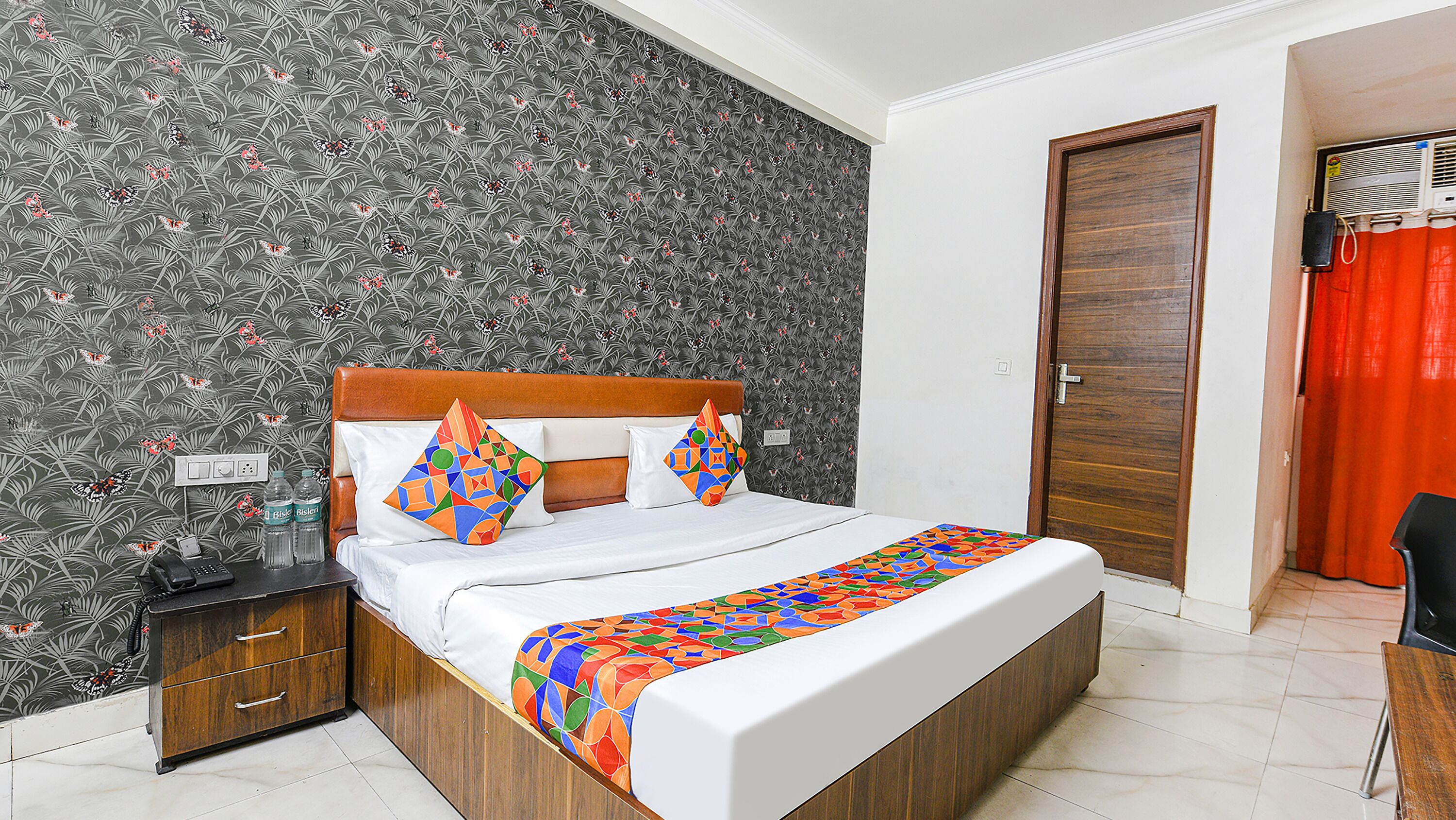 Sengetøy i egyptisk bomull, sengetøy av topp kvalitet og safe på rommet