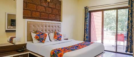 Egyptian cotton sheets, premium bedding, in-room safe, soundproofing