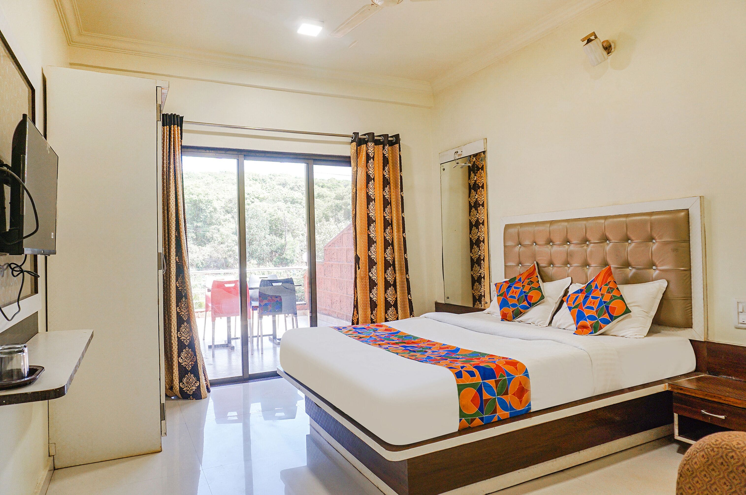 Deluxe Room | Egyptian cotton sheets, premium bedding, in-room safe, soundproofing