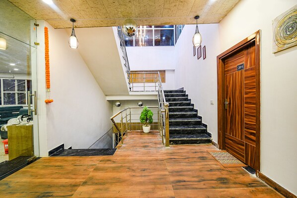 Lobby - Fabhotel Lake View Ii (Dehradun)