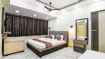 Egyptian cotton sheets, premium bedding, in-room safe, free WiFi