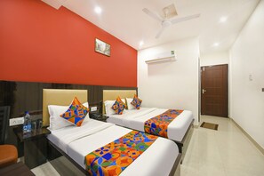 Egyptian cotton sheets, premium bedding, in-room safe, free WiFi - Fabexpress D Oreal (Haridwar)