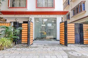Property entrance - Fabexpress Spandan Inn (Barasat)