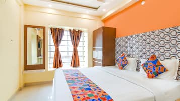 Egyptian cotton sheets, premium bedding, in-room safe, free WiFi