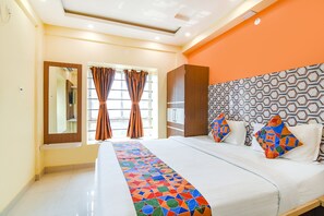 Egyptian cotton sheets, premium bedding, in-room safe, free WiFi - Fabhotel Angel (Barasat)