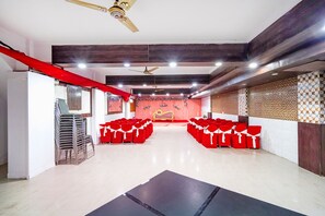 Banquet hall - Fabhotel Green View Palace (Noida)