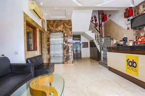 Reception - Fabhotel Spb 87 (New Delhi)