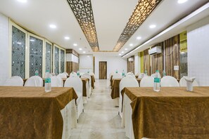 Banquet hall - Fabhotel Spb 87 (New Delhi)