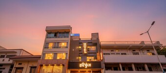 FabHotel Hari Kunj 900 m from Kashi Vishwanath Temple