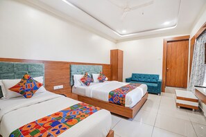 Egyptian cotton sheets, premium bedding, in-room safe, free WiFi - Fabhotel Hk Villa (Vadodara)