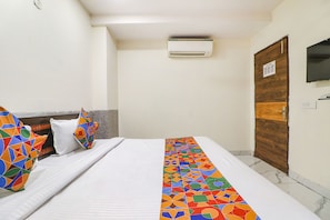 Egyptian cotton sheets, premium bedding, in-room safe, free WiFi