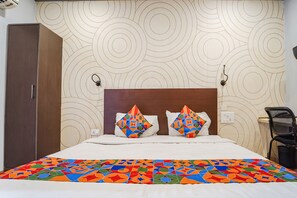 Egyptian cotton sheets, premium bedding, in-room safe, free WiFi - Fabexpress Chennai Central (Chennai)
