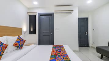 Egyptian cotton sheets, premium bedding, in-room safe, free WiFi