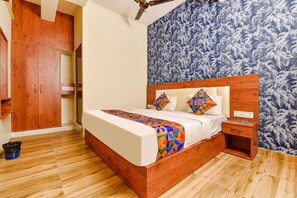 Egyptian cotton sheets, premium bedding, in-room safe, free WiFi - Fabexpress Royal Raj (Jaipur)