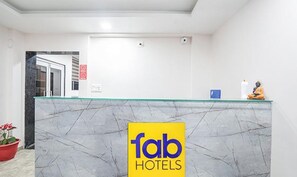 Reception - Fabhotel Prime Palace View (Vadodara)