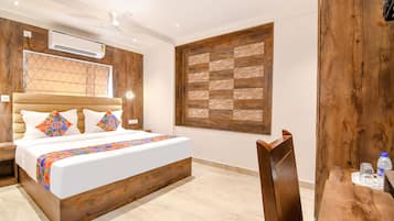 Egyptian cotton sheets, premium bedding, in-room safe, free WiFi