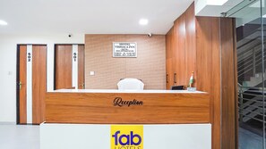 Reception - Fabhotel Vishala Inn (Ahmedabad)