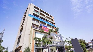 Exterior - Fabhotel Vishala Inn (Ahmedabad)