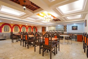 Restaurant - Fabhotel Seven Olives (Bengaluru)