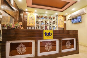 Reception - Fabhotel Bala Ji Inn (Varanasi)