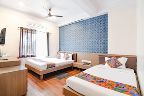 Family Room | Egyptian cotton sheets, premium bedding, in-room safe, free WiFi