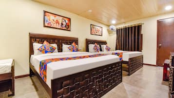 Egyptian cotton sheets, premium bedding, in-room safe, free WiFi