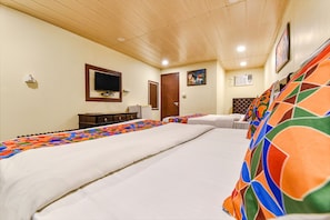 Egyptian cotton sheets, premium bedding, in-room safe, free WiFi