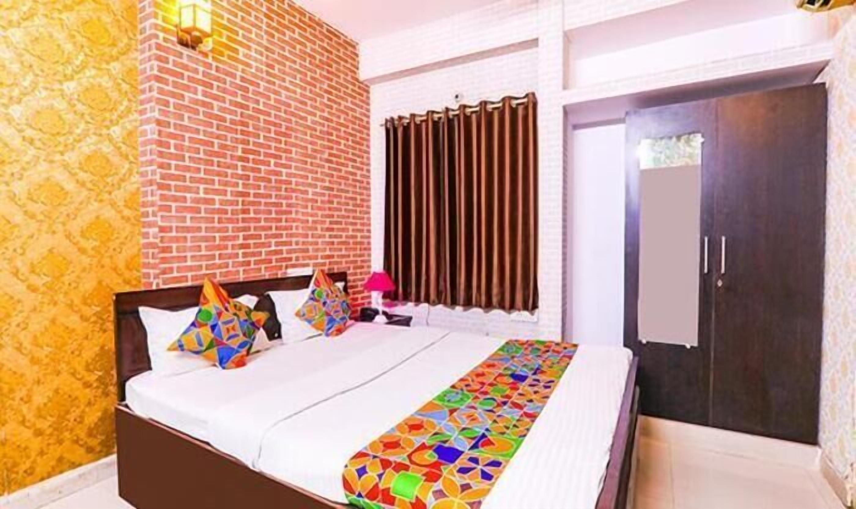 Deluxe Room | Egyptian cotton sheets, premium bedding, in-room safe, free WiFi