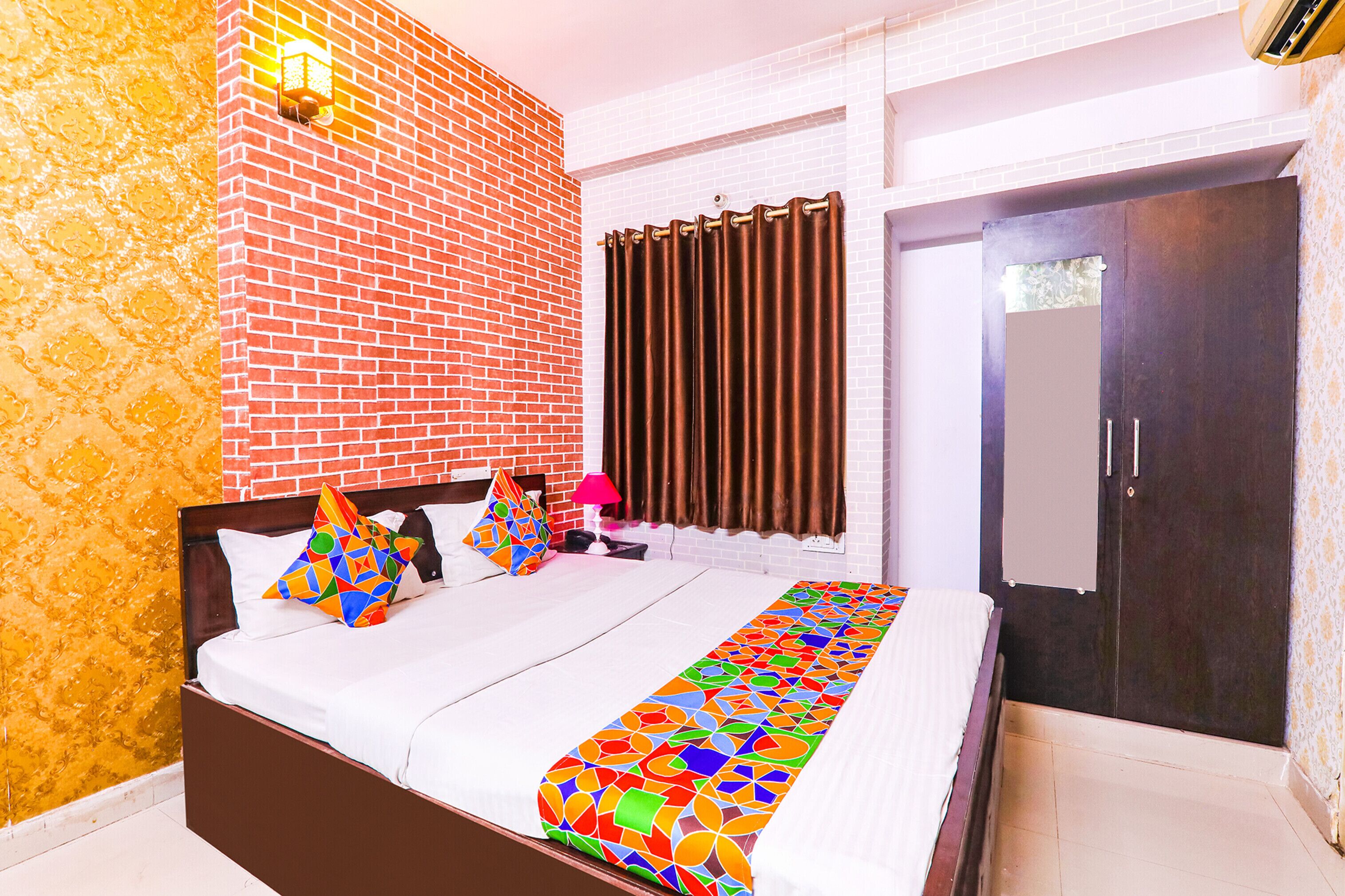 Deluxe Room | Egyptian cotton sheets, premium bedding, in-room safe, free WiFi
