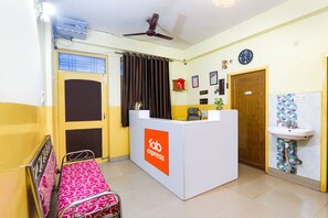 Reception - FabHotel The Hudco Grand (Patna)