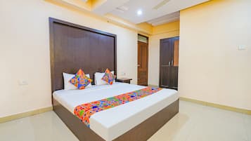 Egyptian cotton sheets, premium bedding, in-room safe, free WiFi