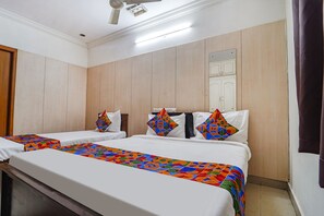 Egyptian cotton sheets, premium bedding, in-room safe, free WiFi
