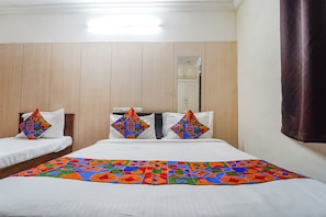Egyptian cotton sheets, premium bedding, in-room safe, free WiFi - Fabhotel Nest Inn Service Apartment (Chennai)