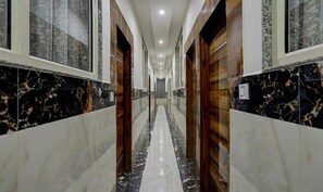 Lobby - FabHotel Vihaan Regency (New Delhi)
