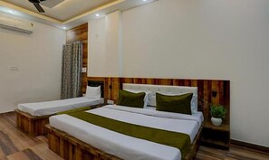 Egyptian cotton sheets, premium bedding, in-room safe, free WiFi