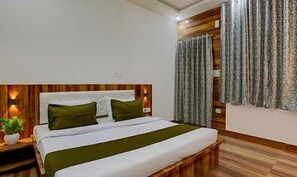 Egyptian cotton sheets, premium bedding, in-room safe, free WiFi - FabHotel Vihaan Regency (New Delhi)